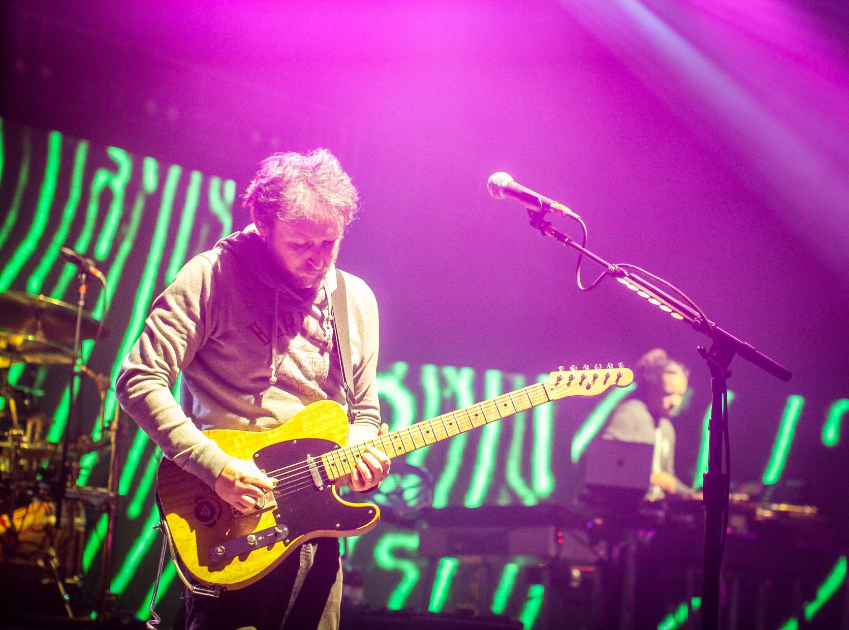 Mike Einziger performs with Incubus at the Orpheum Theater on Oct. 19, 2019.